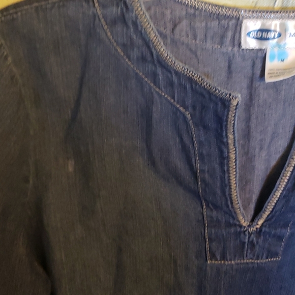 2/$5 Old Navy Sz M maternity top - Picture 3 of 3